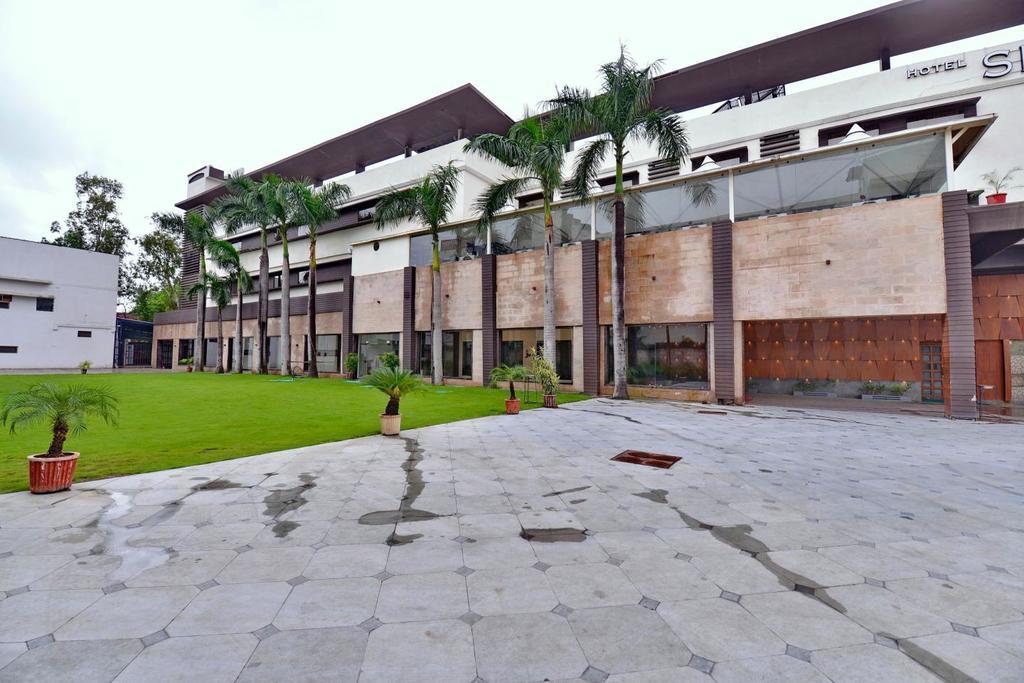 Hotel Silver Oak Bilaspur  Ngoại thất bức ảnh